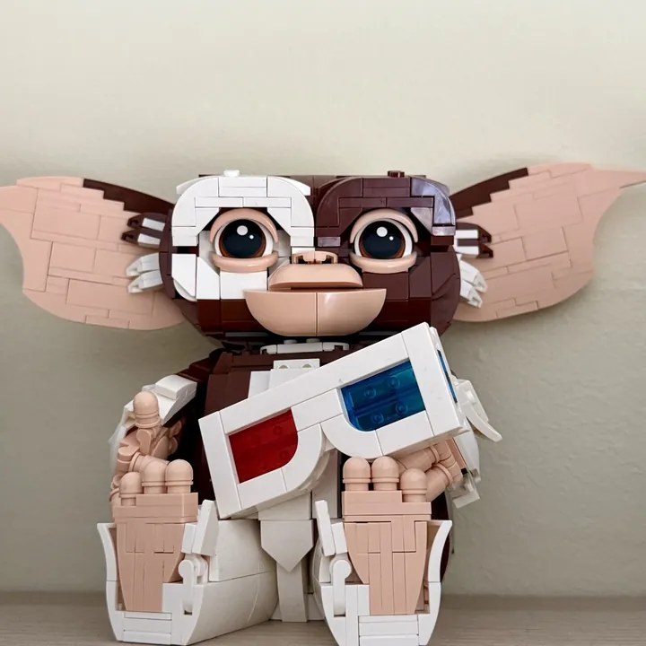 LEGO Gizmo with 3D glasses